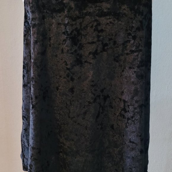 Black velvet camisole - Picture 2 of 5